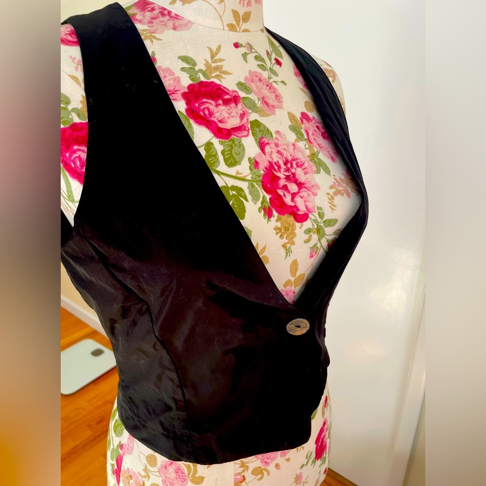 Porto San Francisco Women's Sz 1 Black Button Vest Top Waistcoat